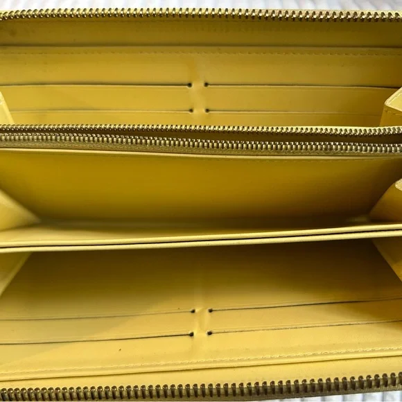 Louis Vuitton Yellow Zip Up Vernis Wallet - Picture 3 of 7